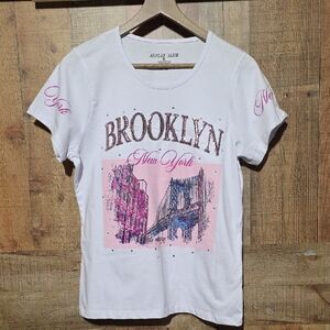 NWOT Ashley Blue White Brooklyn New York Tee